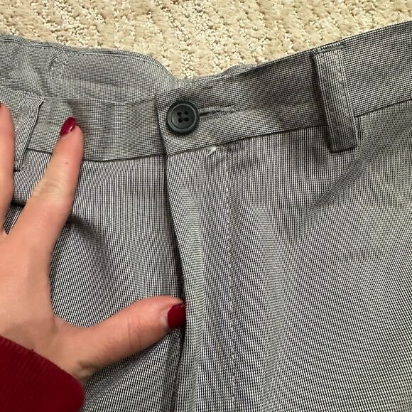 Men’s golf shorts - Picture 3 of 3